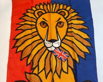 Vintage RARE LONDON Souvenir towel Mid Century Linen Tea Towel Kitchen Dish Towel Collectible Barware Lion UK Great Britain British Flag red