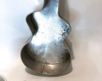 Vintage Acoustic Guitar Shape Novelty Cake Brownie Pan Pressed Tin Bakeware Pastry Mold Metal Tin Shabby Rusty Nashville Austin Rock Roll