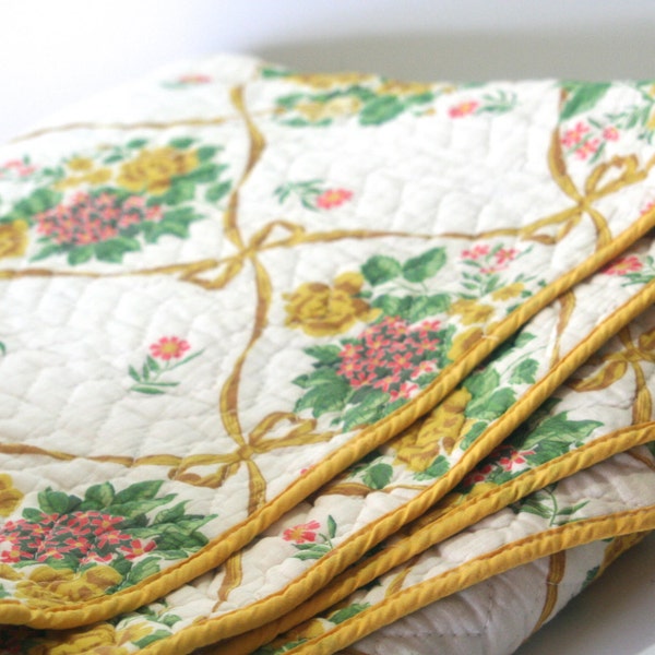 Vintage Yellow Gold and White Quilted Floral Bedspread Matelasse FULL TWIN Coverlet blanket with lattice grid ribbons and rose bouquets