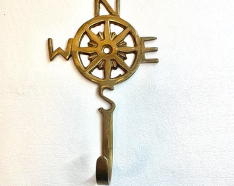 Vintage Robe Hook Cast BRASS COMPAS ROSE Wall Hanging Mid Century Wall Mount Nautical Marine Boating Sailing Decor Boat key Cottage Lake