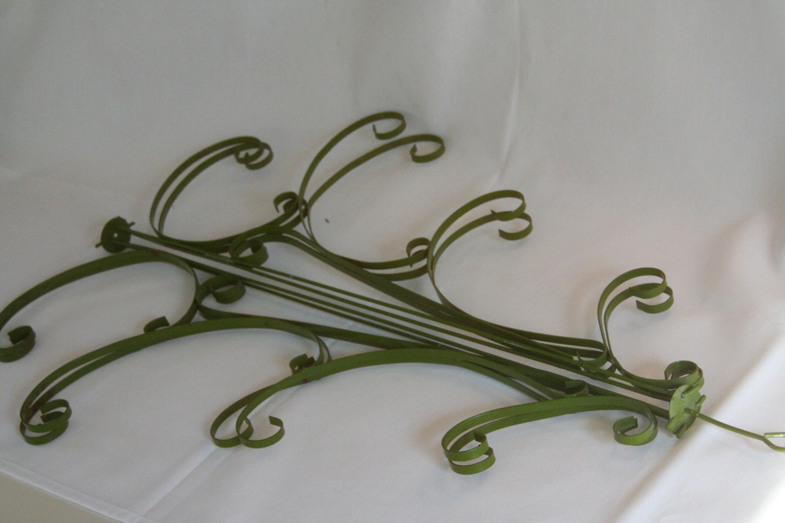 Metal Christmas Tree Ornament Stand 