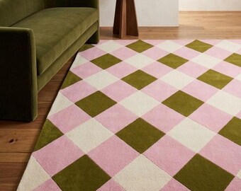 Tapis arlequin rose olive et vert | Tapis en laine à carreaux losanges | Tapis rose pastel, sauge et crème | Tapis géométrique rétro | Tapis sur mesure
