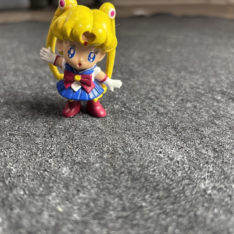 Figura mini chibi de Sailor Moon de Bandai, anime japonés vintage de los años 90 (2 pulgadas). imagen 5