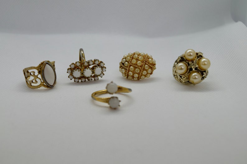 adjustable rings, costume jewelry rings set of five rings statement ring Vintage gold and white rings