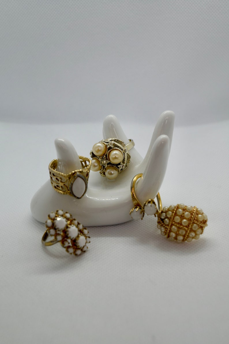 adjustable rings, costume jewelry rings set of five rings statement ring Vintage gold and white rings