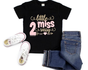 Conjunto para el segundo cumpleaños de niña - Camiseta de cumpleaños para niña "Little Miss 2 Sassy" - Camiseta de cumpleaños para niña de 2 años - Niña de segundo cumpleaños - Cumpleaños de dos niñas
