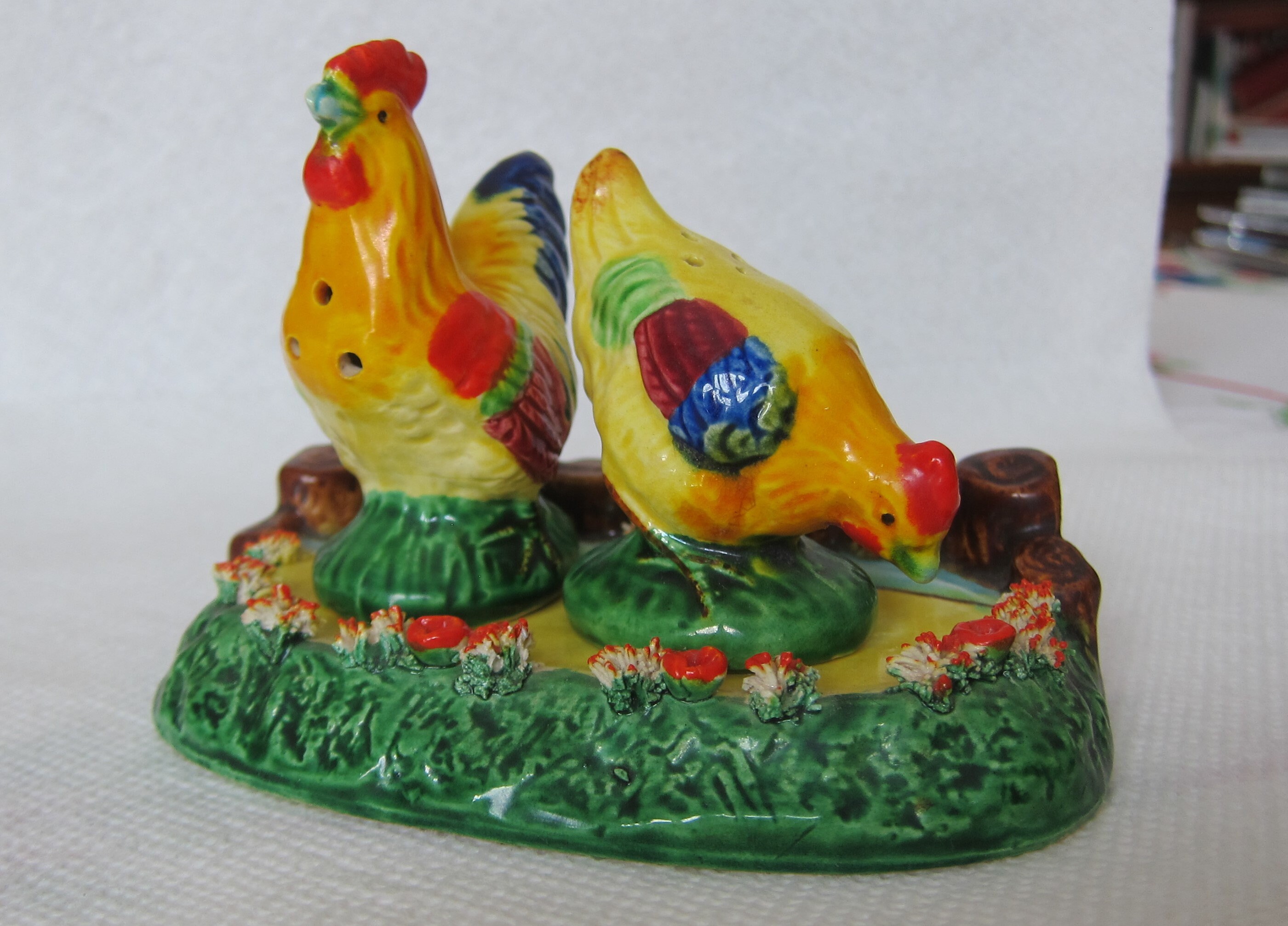 Vintage salt and pepper shakers rooster and hen farm decor Etsy.de