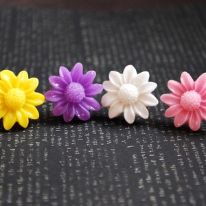 Daisy Earrings Daisy Studs, Flower Studs, Flower Earrings, Pick Your Favorite Color Pair image 1