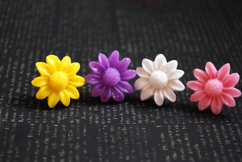 Daisy Earrings Daisy Studs, Flower Studs, Flower Earrings, Pick Your Favorite Color Pair image 2