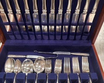 1847 Rogers Bros. Old Colony Silverplate Flatware Set, Floral Pattern, Original Box XS Tripleplate