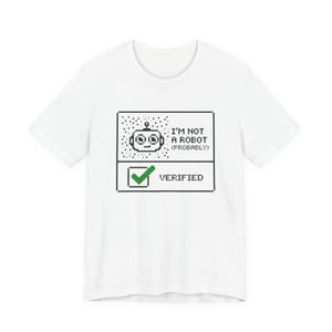 Könnte beinhalten: Rustikales Holzschild mit dem Text "Welcome to our home" in weißer Schrift. Das Schild hat eine Used-Optik und ein schlichtes, einladendes Design, ideal für die Eingangsbereichsdekoration.