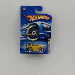 Hot Wheels 2006 Hummer H3 1:64 Diecast First Editions Yellow Blings Collectible
