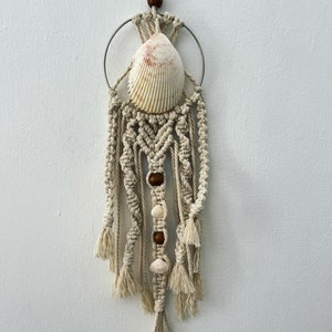 Seashell Macramé Wall Decor, Coastal Home Decoration, Unique Ring Shell ...