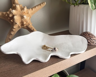 Clam Seashell Trinket Dish: Coastal Charm,  Air Dry Clay Home Decor