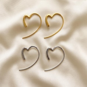 Örhängen med hjärtformad tråd i sterlingsilver: Minimalistiska smycken i guld eller silver med genomgående dragkrok