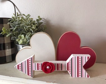 Valentine's Day Wood Heart and Arrow Decor: Farmhouse Mantle Shelf