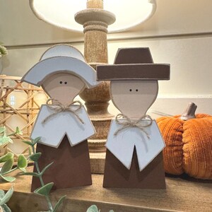 Wood Pilgrim Thanksgiving Decor: Farmhouse Tiered Tray Shelf Decor - Etsy