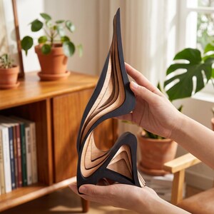 Adorno abstracto de madera curvada - Escultura artística curvada en 3D - Decoración minimalista irregular para mesa - Estatua ondulada moderna para estante y oficina