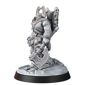 Crimson Butcher | 16k Resin Miniatures | 28mm 32mm Tabletop Wargaming | Unpainted image 6