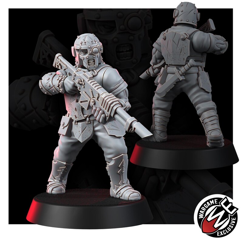 K&ouml;nnte beinhalten: Eine graue Soldatenminiatur in taktischer R&uuml;stung und einem Helm mit einzelner Augenlinse, die ein Gewehr h&auml;lt. Die Figur steht auf einem runden schwarzen Sockel. Eine zweite Ansicht zeigt die R&uuml;ckseite mit einer Scheidenklinge und dem Wargame Exclusive Logo.