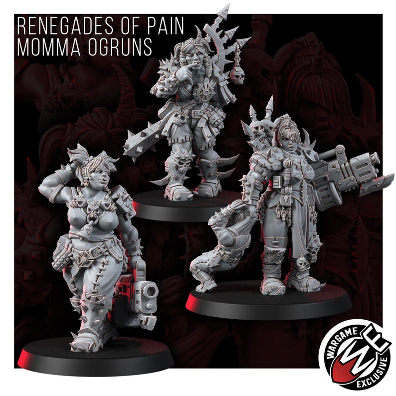 K&ouml;nnte beinhalten: Drei graue Miniaturfiguren mit der Aufschrift RENEGADES OF PAIN MOMMA OGRUNS. Jede Figur tr&auml;gt eine stachelige R&uuml;stung, Totenkopfmotive und schwere Waffen. Die Charaktere stehen auf runden schwarzen Sockeln und zeigen detaillierte Texturen.