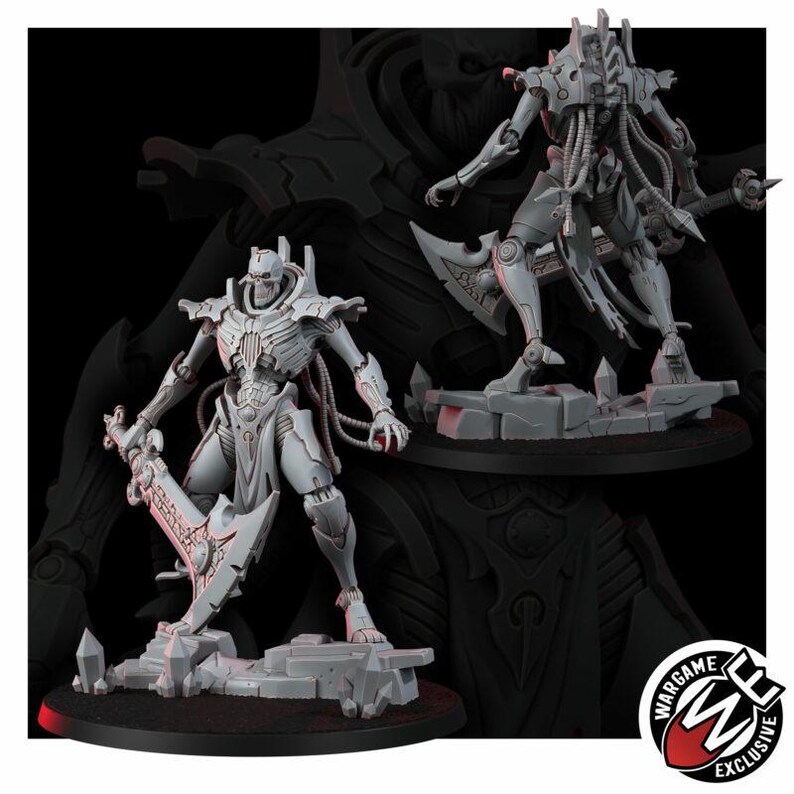 K&ouml;nnte beinhalten: Eine hellgraue Miniaturfigur eines skelettartigen Roboter-Kriegers, der auf einem felsigen Sockel steht. Die Figur hat einen totenkopfartigen Kopf, eine Brustkorbstruktur und mechanische Schl&auml;uche und h&auml;lt eine gro&szlig;e, verzierte Klinge.