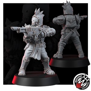 K&ouml;nnte beinhalten: Eine graue Miniaturfigur aus Harz, die einen Soldaten mit Stachelhelm und R&uuml;stung darstellt, der ein Gewehr h&auml;lt. Die Figur tr&auml;gt einen zerfetzten Lendenschurz, genietete Schulterpolster und einen Rucksack. Der Sockel ist schwarz und rund.