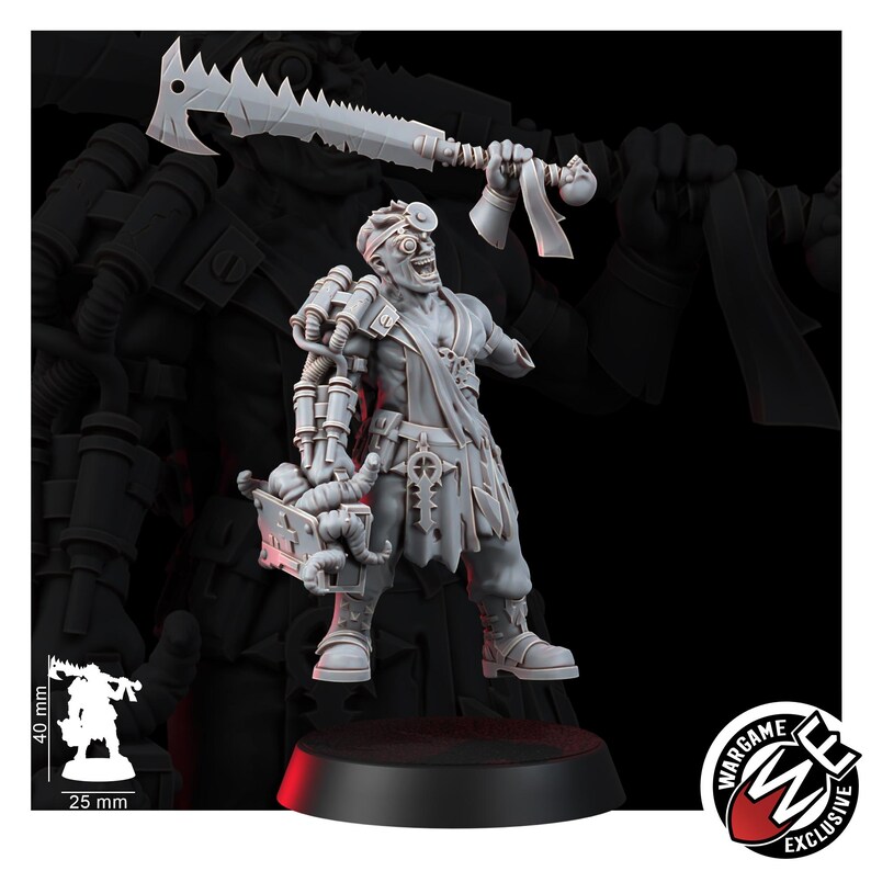 Puede incluir: Una figura miniatura de resina gris de un personaje con una luz en la cabeza, sosteniendo una gran hoja dentada sobre la cabeza y una caja con tent&aacute;culos en la otra mano. Una escala muestra 40 mm de altura y 25 mm de ancho sobre una base negra.