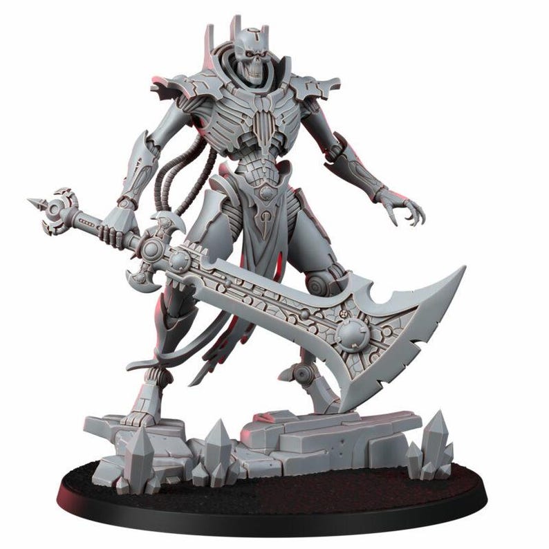K&ouml;nnte beinhalten: Eine graue, skelettartige Roboterfigur, die auf einem felsigen Sockel mit Kristallen steht. Die Figur hat einen totenkopfartigen Kopf, einen mechanischen Brustkorb und bewegliche Gliedma&szlig;en. Sie h&auml;lt ein gro&szlig;es, verziertes Breitschwert.