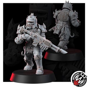 K&ouml;nnte beinhalten: Eine graue Miniaturfigur aus Harz, die einen Soldaten mit Stachelhelm und totenkopfartiger Maske darstellt, der ein Gewehr h&auml;lt. Die Figur zeigt eine detaillierte R&uuml;stung mit Stacheln an Schultern und Beinen und steht auf einem runden Sockel.