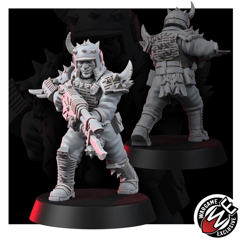 K&ouml;nnte beinhalten: Eine graue Miniatur-Soldatenfigur mit Stachelpanzerung und geh&ouml;rntem Helm, die ein gro&szlig;es Gewehr mit Bajonett h&auml;lt. Die Figur steht auf einem runden Sockel, wobei eine zweite Ansicht die R&uuml;ckseite zeigt. Das Wargame Exclusive Logo ist zu sehen.