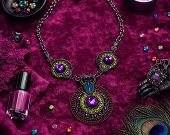 Colorful Rhinestone Statement Necklace, Vintage Style Boho Bib Necklace, Bold Festival Jewelry, Retro Glam Chunky Necklace, Unique Gift
