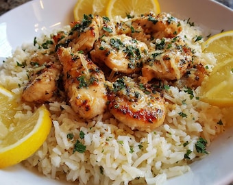 Pollo scampi con arroz al ajillo y parmesano | Cena cremosa de pollo fácil | Comida en 30 minutos | Receta imprimible en PDF