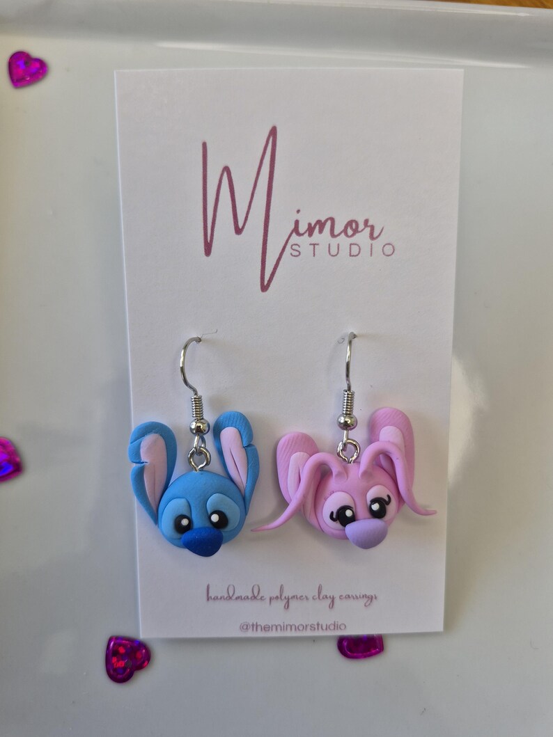 Puede incluir: Un juego de tres tazas de cer&aacute;mica con un acabado mate moteado. Las tazas son de color crema, marr&oacute;n claro y marr&oacute;n oscuro. Cada taza tiene un dise&ntilde;o sencillo y un asa redondeada.