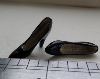 1:12 Puppenhaus Miniatur Metall High Heels Schuhe mit hohen Absätzen Puppen 1:12 Puppenhaus Miniatur Metall High Heels Schuhe mit hohen Absätzen Puppen