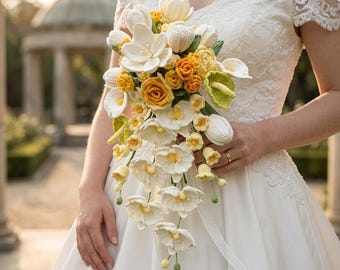 Ramo de novia de ganchillo hecho a mano en cascada, flores de boda tejidas en amarillo y blanco, ramo único de novia eterna para matrimonio y compromiso.
