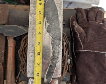 Hand forged horseshoe knife