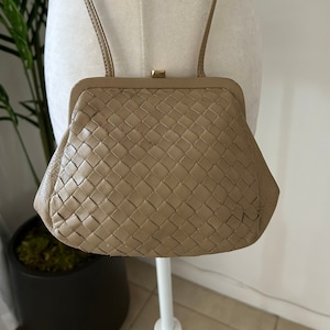 Bottega Veneta - Authenticated Sardine Handbag - Leather White Plain for Women, Never Worn