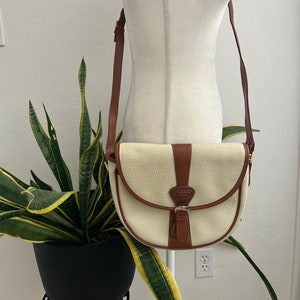 90’s Guess Pebbled Leather Crossbody Bag