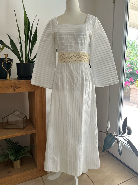 Vintage Mexican Wedding Dress - image 1