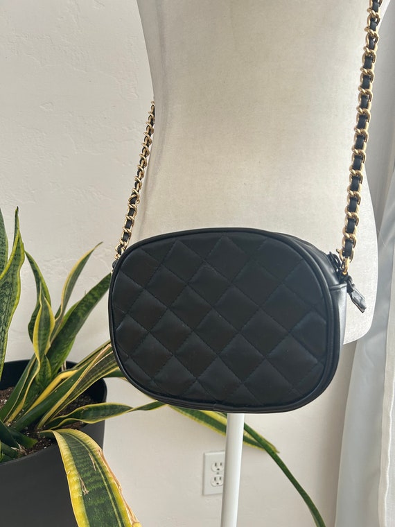 90’s Black Faux Leather Quilted Gold Chain Bag - image 1