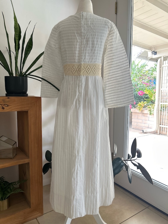 Vintage Mexican Wedding Dress - image 4