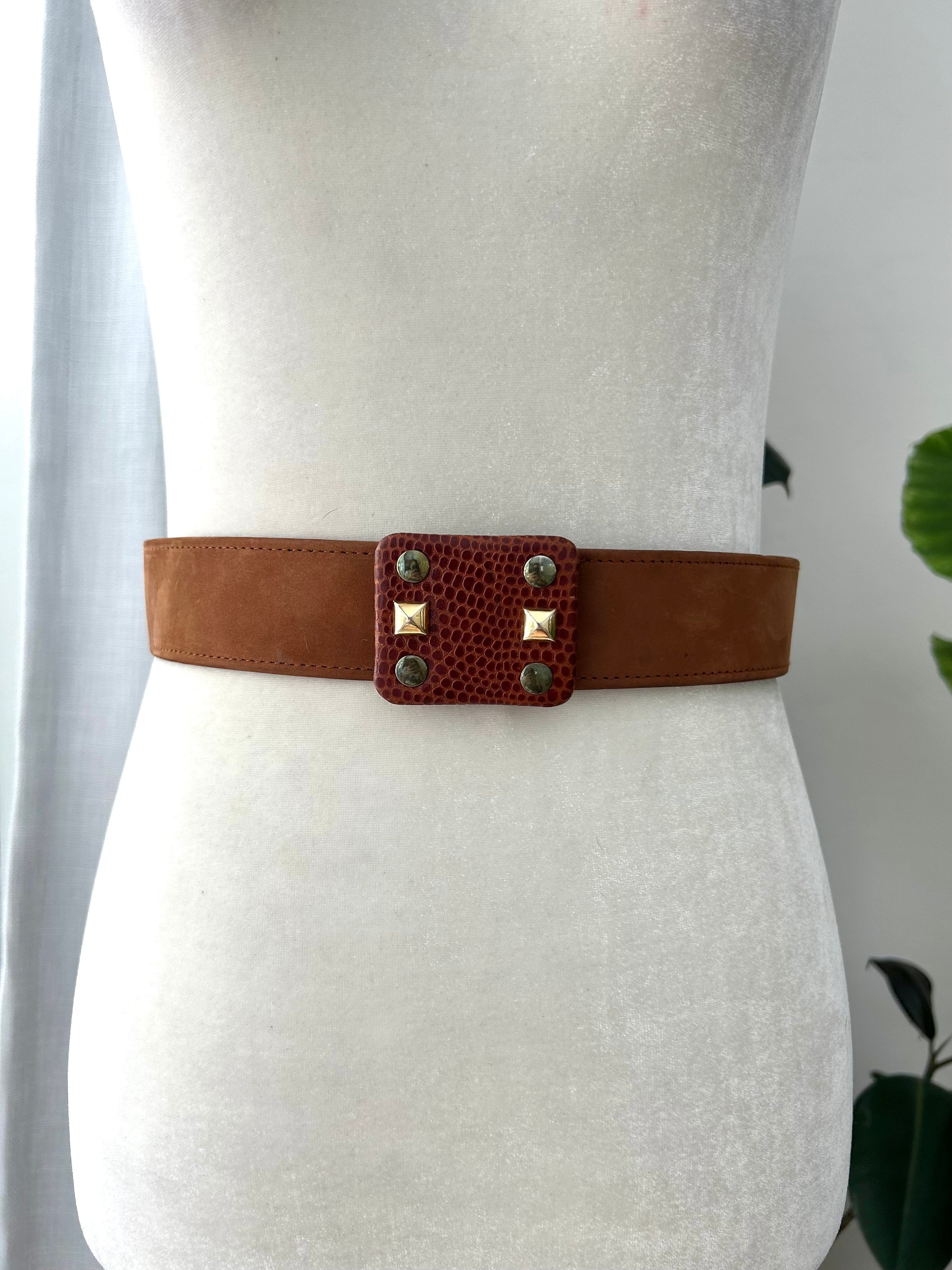 Vintage Mondi Suede Waist Belt Size Small Tan Beige Neutral 80s 90s Wide Tan Leather Studded Belt - Mondi 1980s Vintage - Small  main image 3