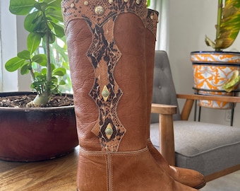 Stivali vintage in pelle di serpente con borchie 38.5