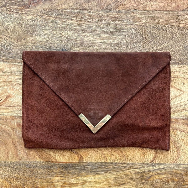 Pochette enveloppe en daim marron