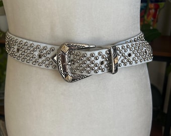 2000s Vintage Studded Belt Cracked White Leather Y2K Stud OS Used