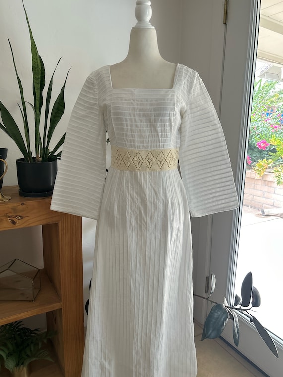 Vintage Mexican Wedding Dress - image 2
