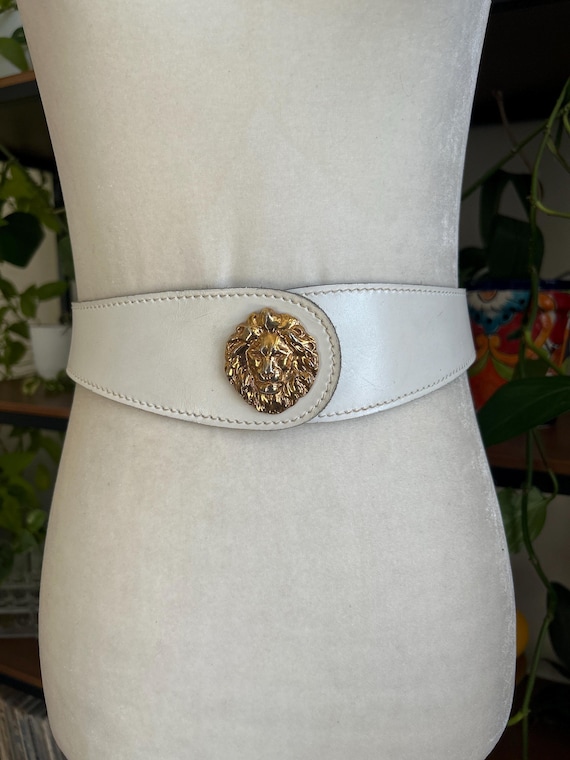 Anne Klein White Adjustable Laser Cut Buckle Belt M / L NEW Lion 80\'s Preppy Anne Klein White Adjustable Laser Cut Buckle | Mercari main image 3