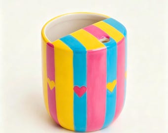 Taza de viaje de cerámica a rayas de colores con corazones / Bonita taza de café minimalista / Taza portátil a prueba de fugas para té y café / Regalo para ella