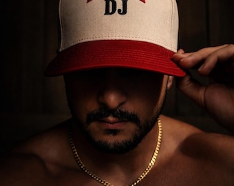 Minimal DJ 5 Panel Snapback Hat | Beige Red Streetwear Cap